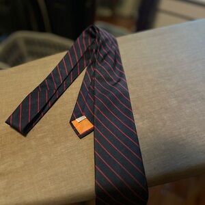 Elegant Navy and Red Striped Tie